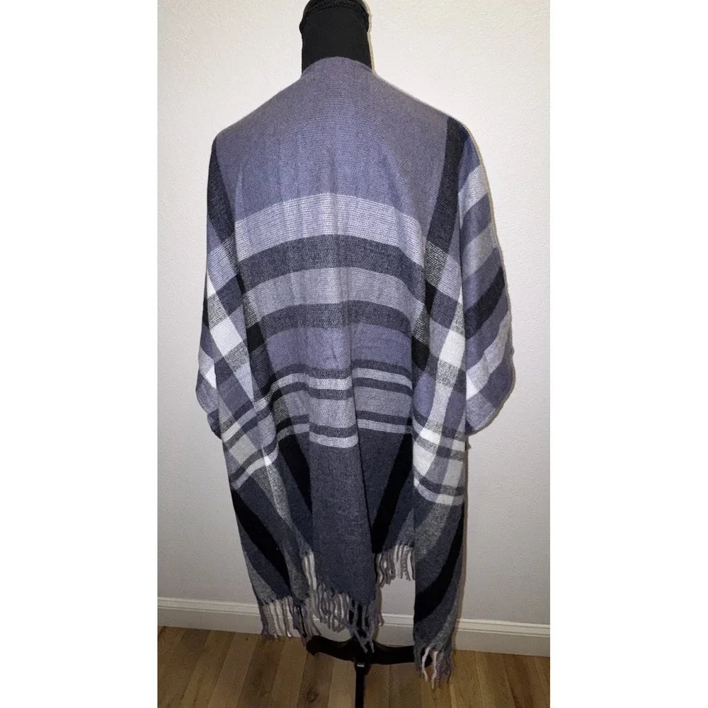 Banana Republic Cashmere Blend Wrap‎ Soft Plaid Fringe Black Gray One Size NWT
